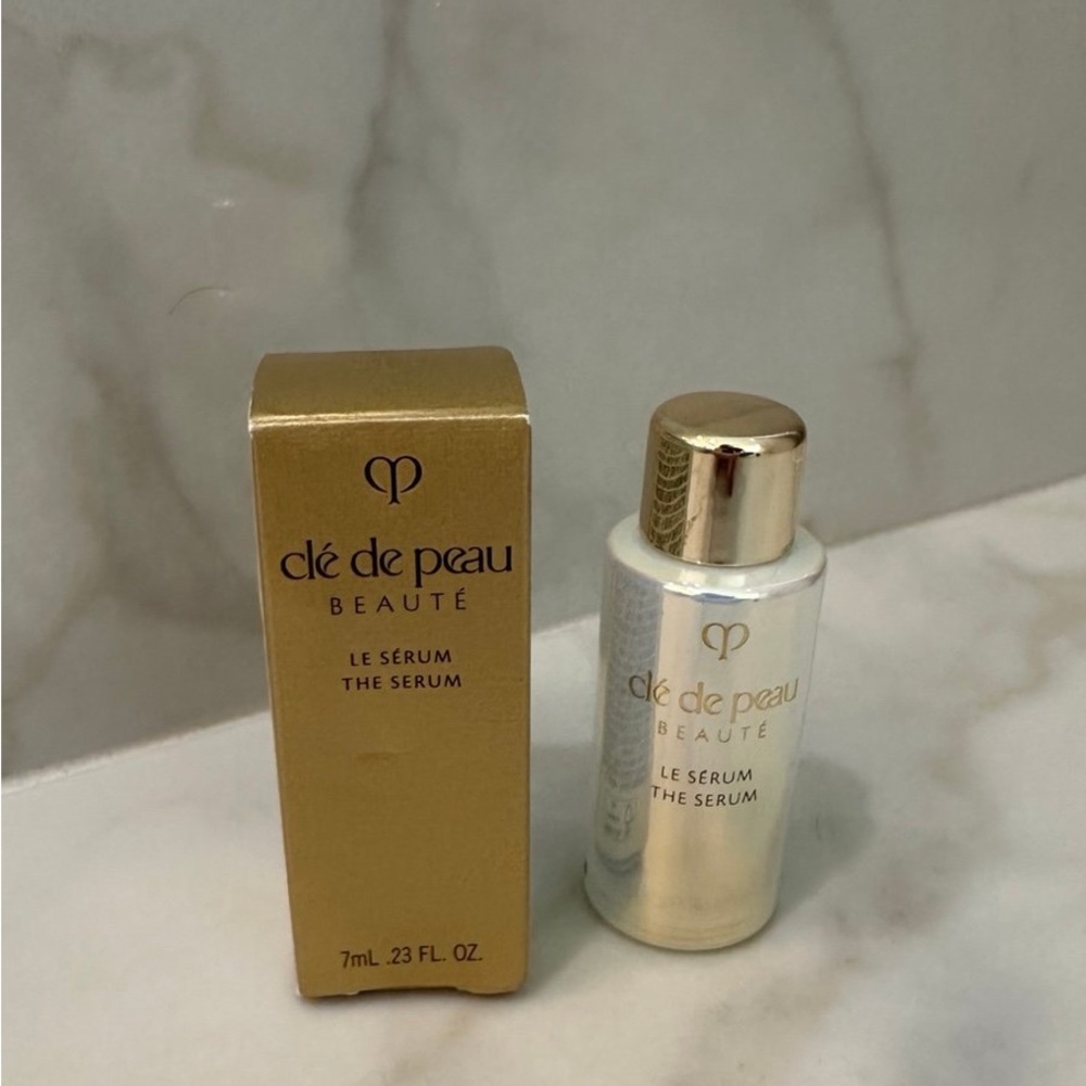 NIB. Cle de Peau Le Serum. 7 mL.